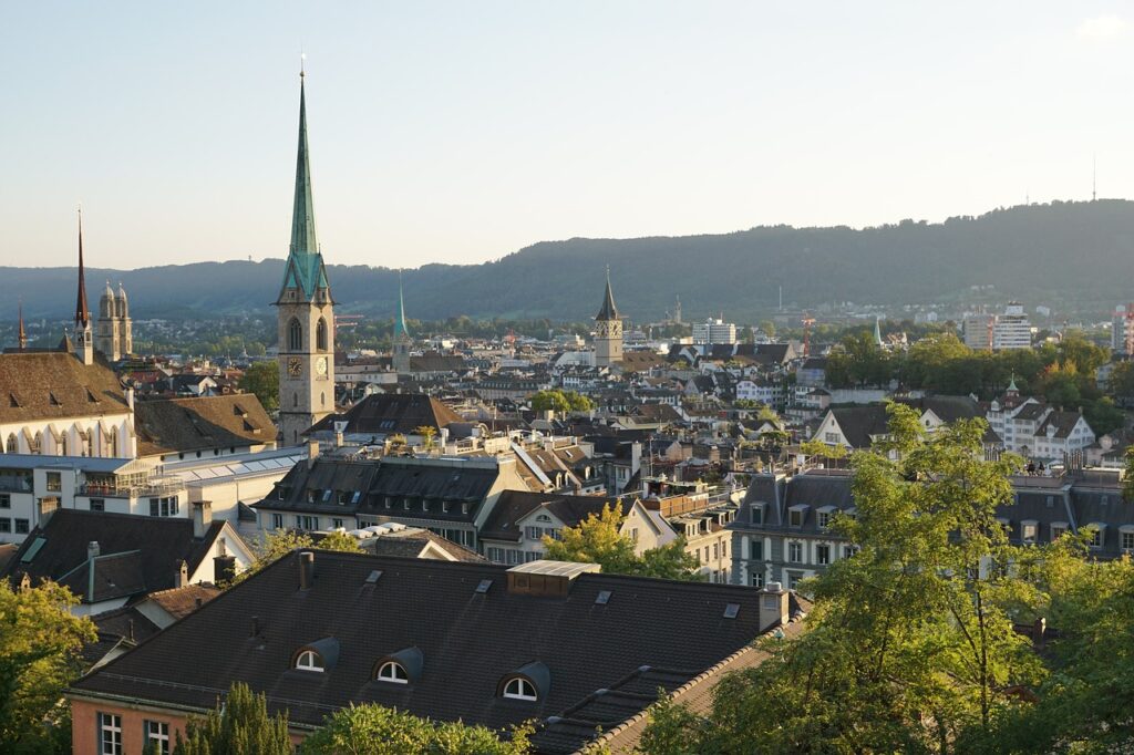 zurich, historic center, churches-933721.jpg